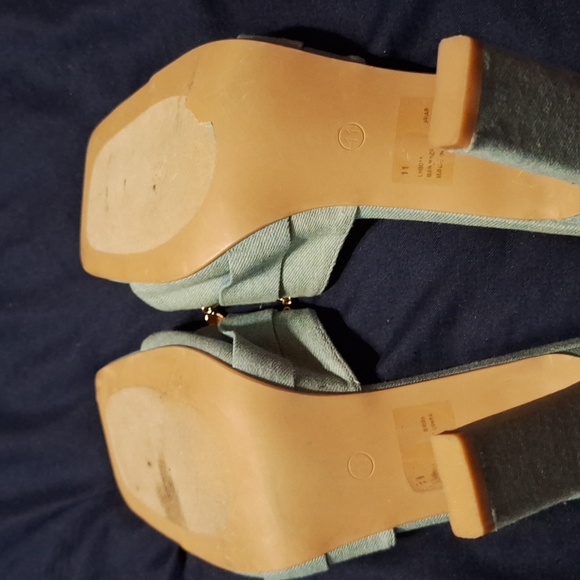 Cape Robbins Sandles - Picture 6 of 7